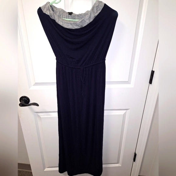 A J.Crew Halter top maxi dress in a size XS. Pre-loved in excellent condition - Picture 1 of 5
